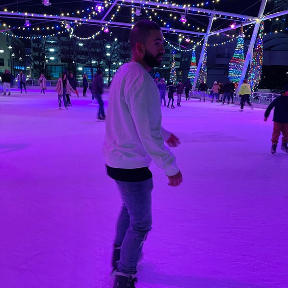 Meet your Posher, Alejandro - Picture 1 of 1